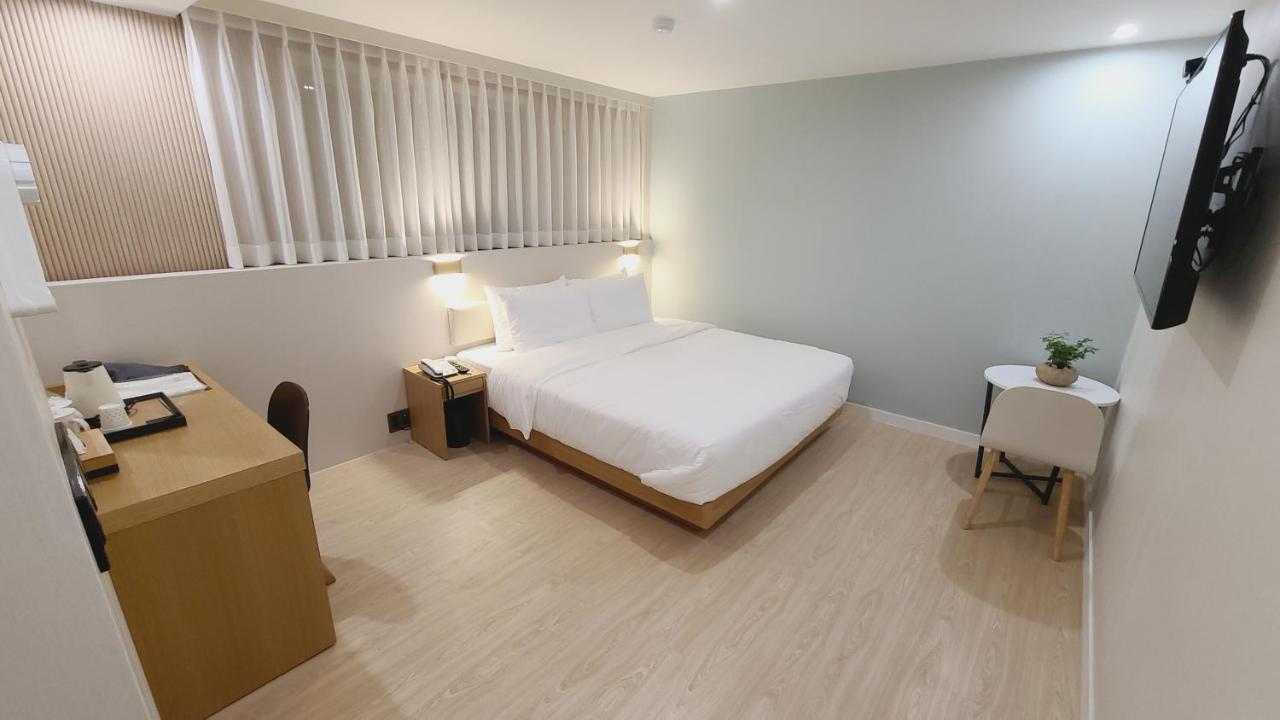 Hotel Andrest Пусан Экстерьер фото
